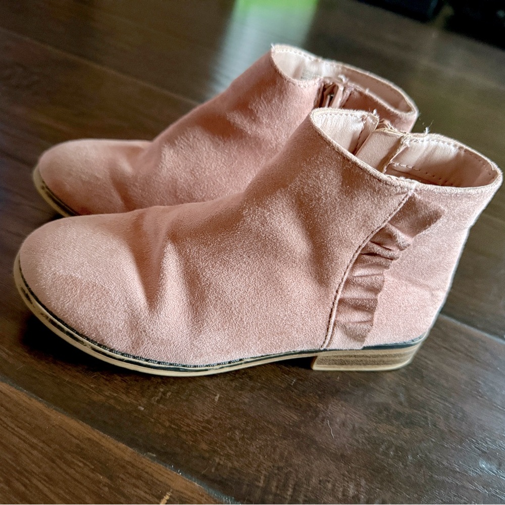 Cat & Jack boots